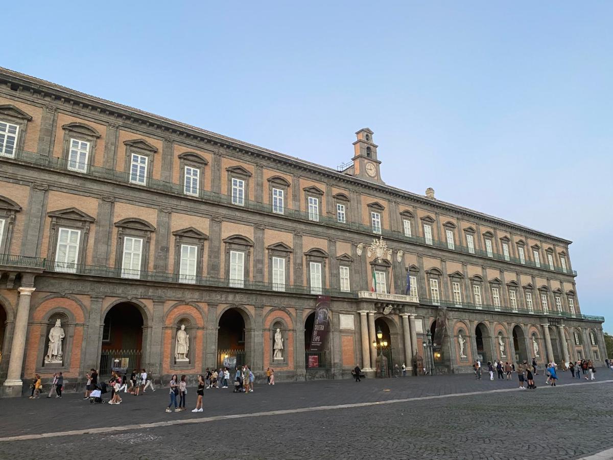 ナポリCasa Tiare, The Heart Of Piazza Plebiscitoアパートメント エクステリア 写真