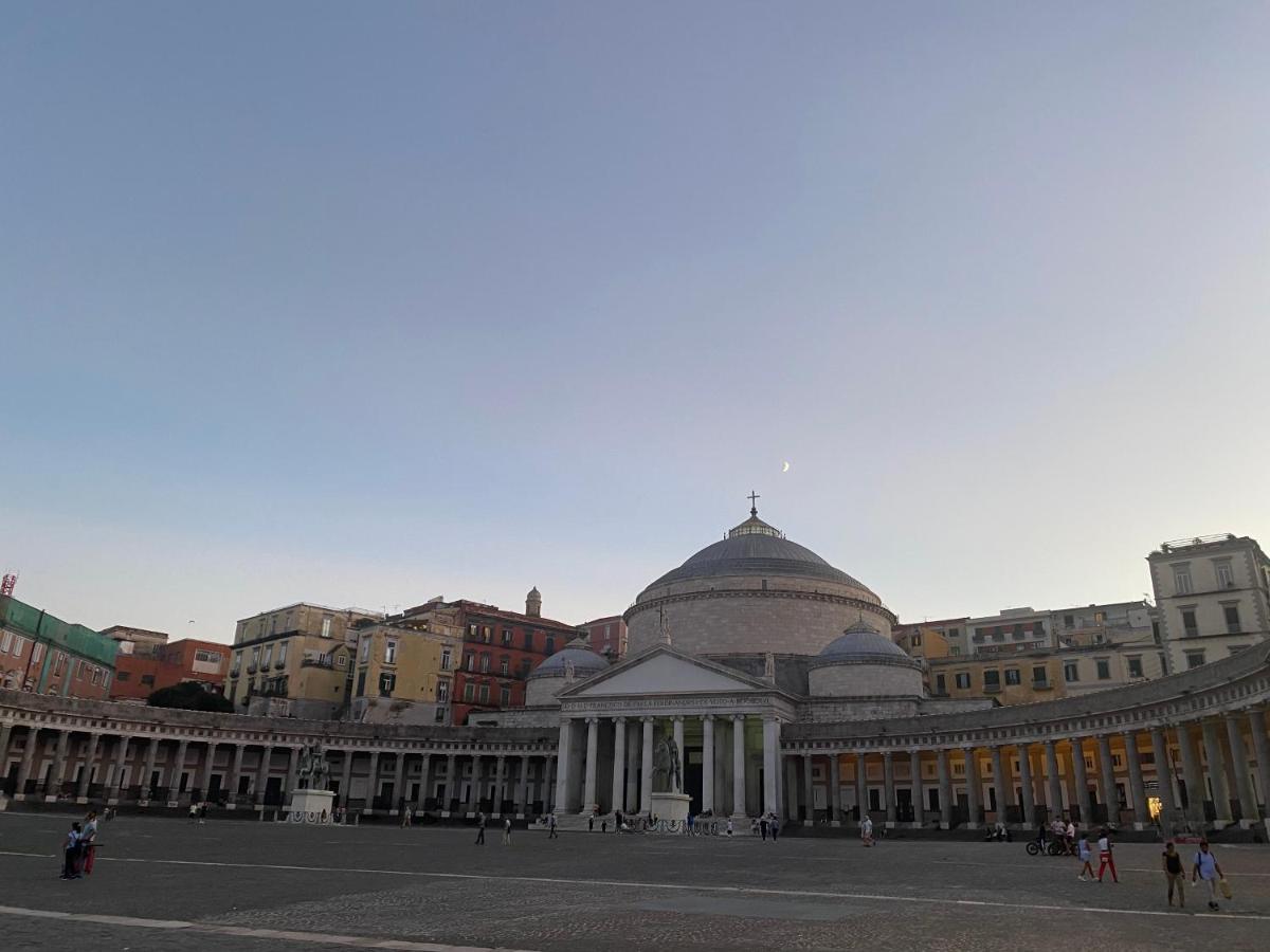 ナポリCasa Tiare, The Heart Of Piazza Plebiscitoアパートメント エクステリア 写真